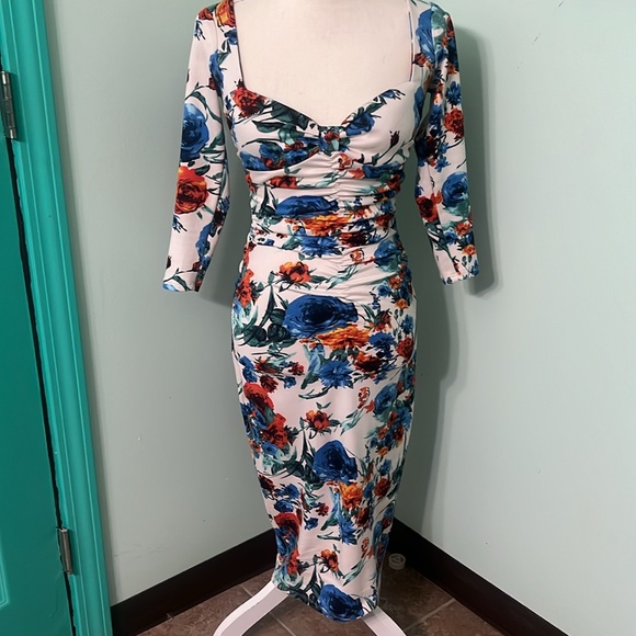 🆕 Bettie page Tatyana floral ruched stretchy vintage inspired retro pinup dress - Picture 6 of 16